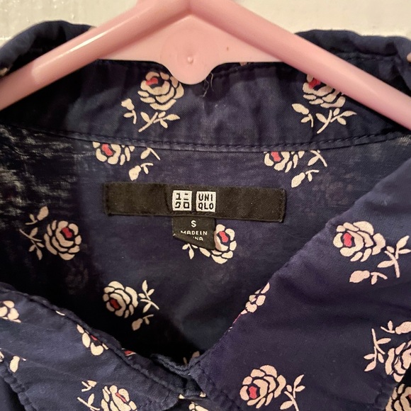 Uniqlo button down, floral print - Picture 2 of 3